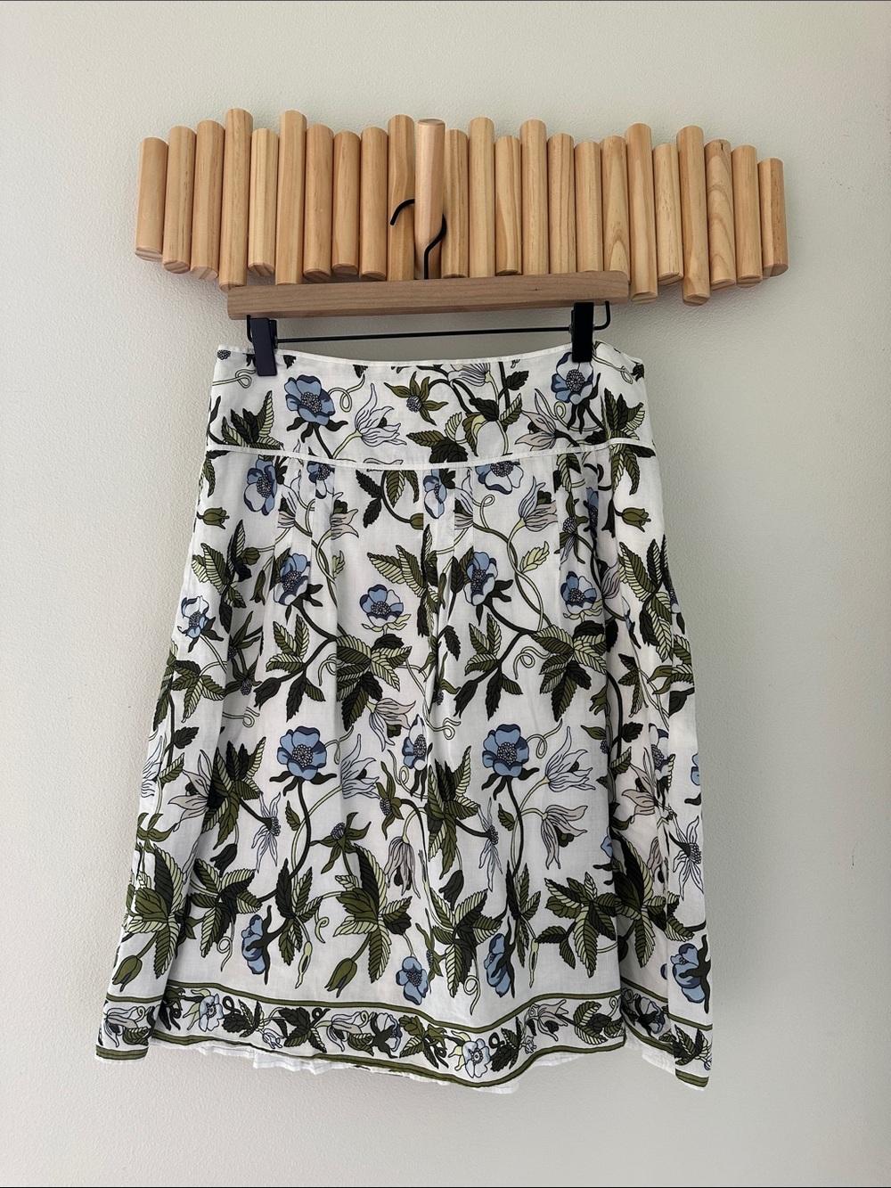 Floral Anne Taylor A-Line Skirt in White with Blue and Olive Green Print